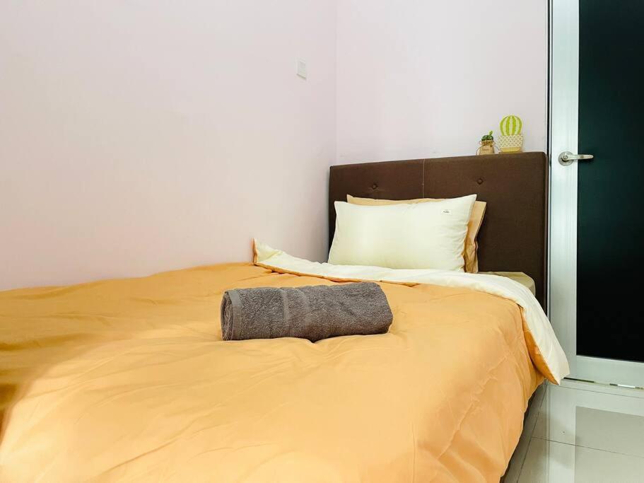Palazio Mount Austin 2Br Studio Pool View With Tv Box-3 Plus 1 Pax C2-07 Johor Bahru Eksteriør bilde